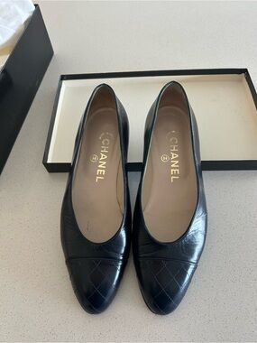 CHANEL Black Quilted Leather Pointed-Toe Flats